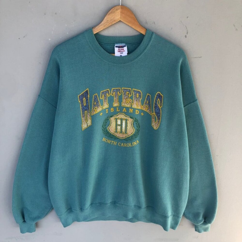 Vintage Y2K Island North Carolina Sweatshrit